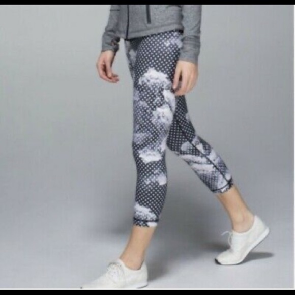 Lululemon Wunder Under Crop Leggings - Picture 3 of 13